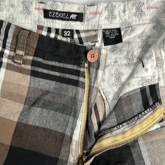 Men’s EZEKIEL cotton plaid shorts - Picture 3 of 7